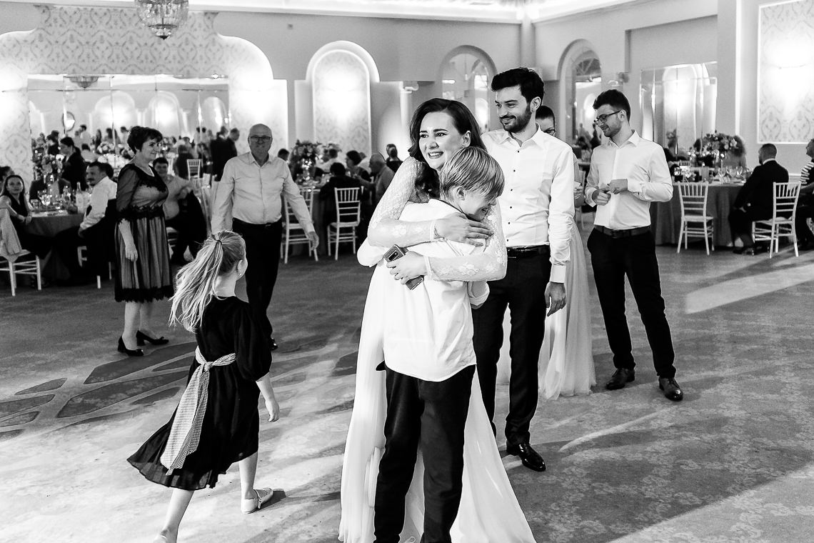 Fotograf nunta Bucuresti - Mihai Zaharia Photography | Nunta Cristina si Valentin | Velveto Ballrooms, Biserica Kretzulescu